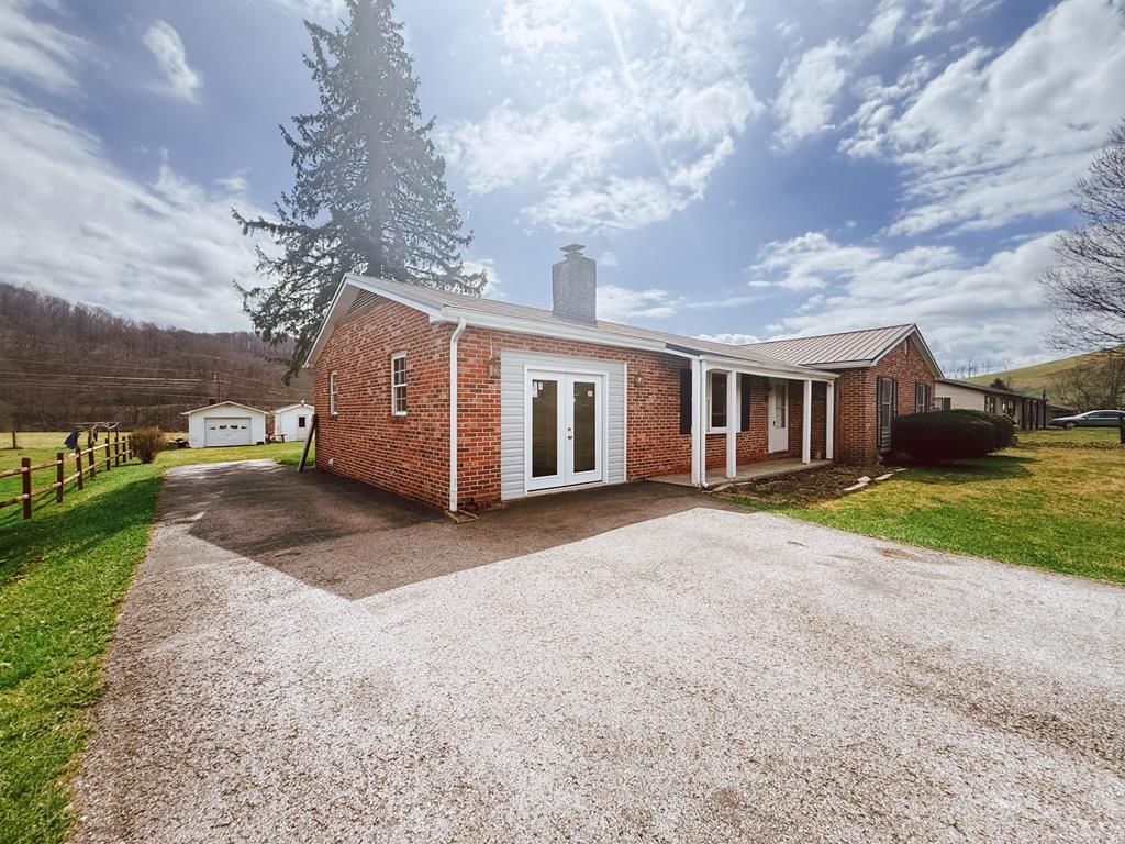 Photo of 2982 Wittens Mill Rd, North Tazewell, VA 24630 (MLS # 109145)