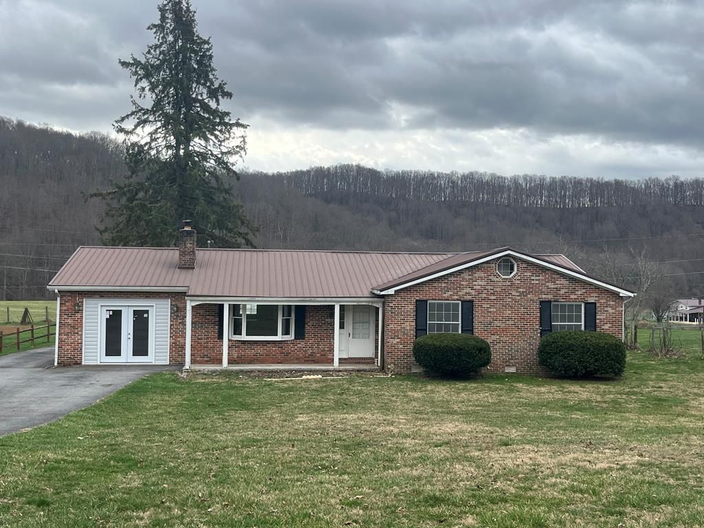Photo of 2982 Wittens Mill Rd, North Tazewell, VA 24630 (MLS # 109145)