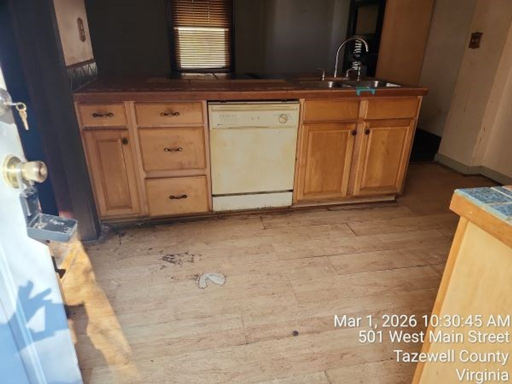 Photo of 497 Main Street, Tazewell, VA 24651 (MLS # 109316)