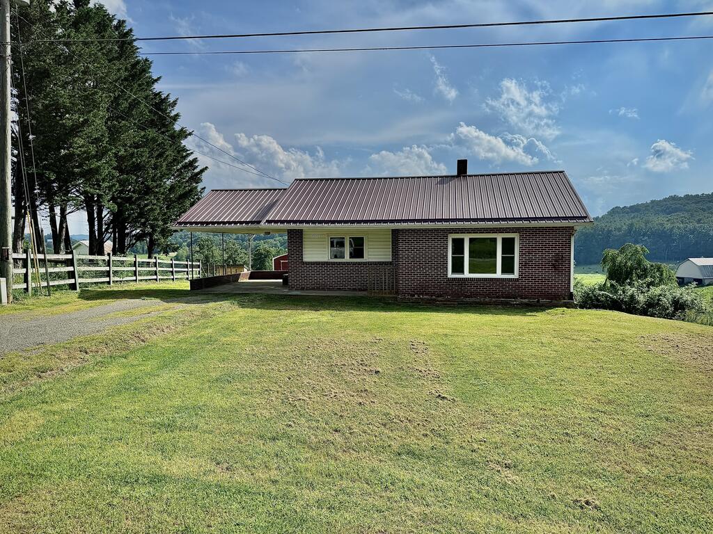 Photo of 7020 Pipers Gap Rd, Galax, VA 24333 (MLS # 111684)