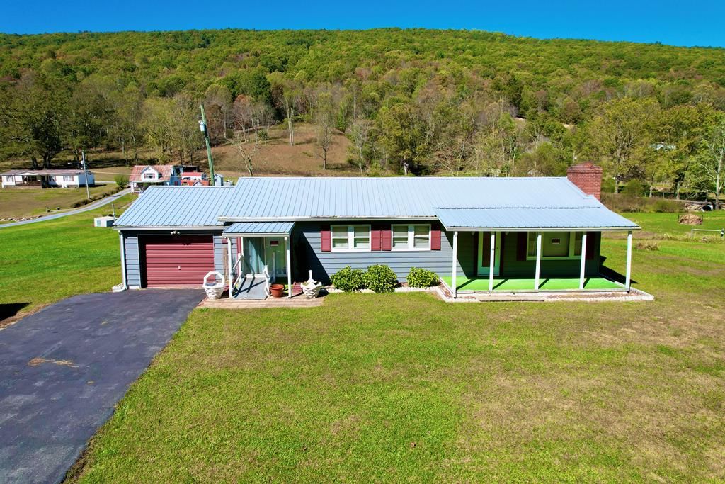 Photo of 421 Cleghorn Valley Rd, Marion, VA 24354 (MLS # 103733)