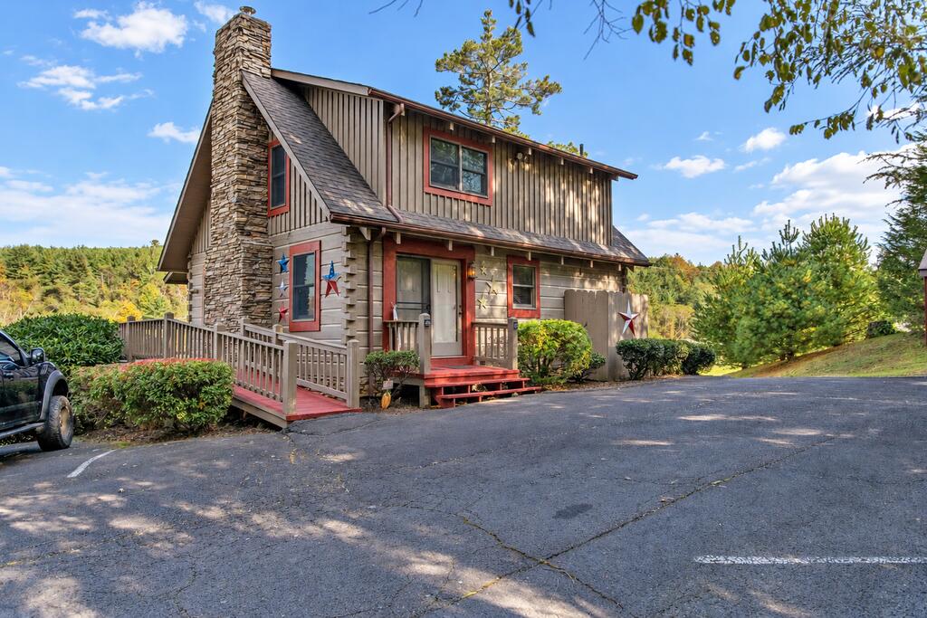 Photo of 206 Pottery Drive, Fancy Gap, VA 24328 (MLS # 112401)