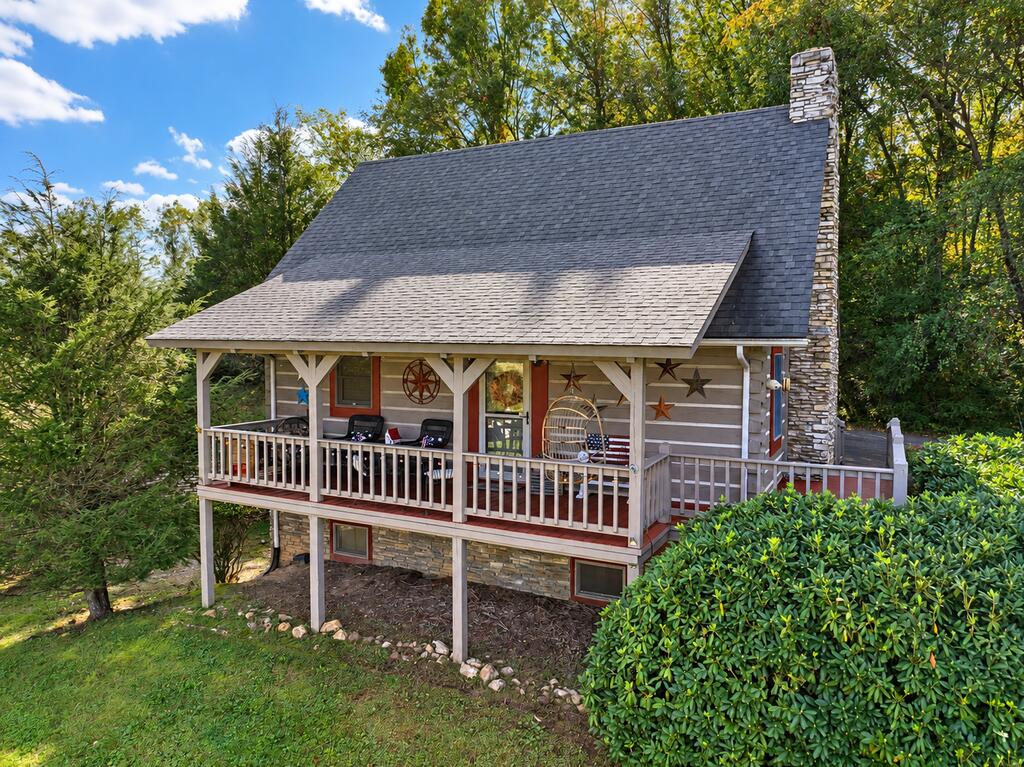 Photo of 206 Pottery Drive, Fancy Gap, VA 24328 (MLS # 112401)