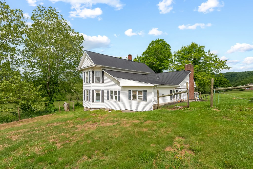 Wytheville, Virginia 24382, United States, 3 Bedrooms Bedrooms, ,1 BathroomBathrooms,Residential,Active,132823