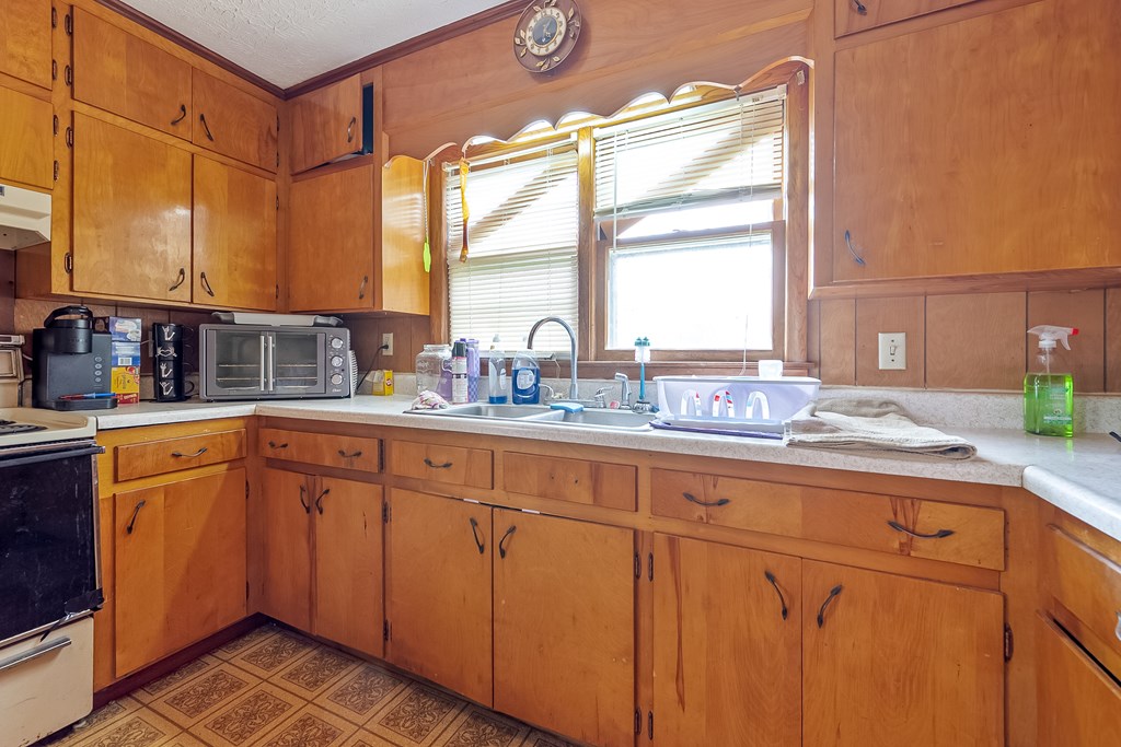 Wytheville, Virginia 24382, United States, 3 Bedrooms Bedrooms, ,1 BathroomBathrooms,Residential,Active,132823