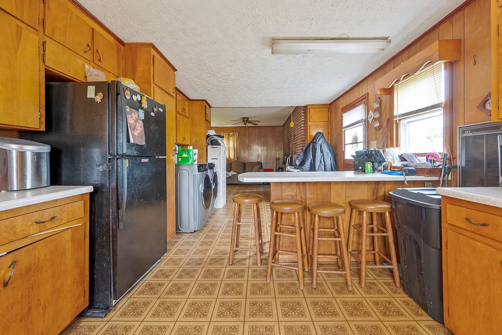 Wytheville, Virginia 24382, United States, 3 Bedrooms Bedrooms, ,1 BathroomBathrooms,Residential,Active,132823