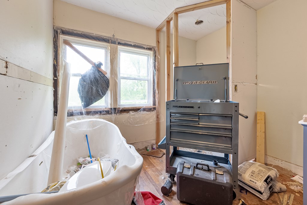 Wytheville, Virginia 24382, United States, 3 Bedrooms Bedrooms, ,1 BathroomBathrooms,Residential,Active,132823