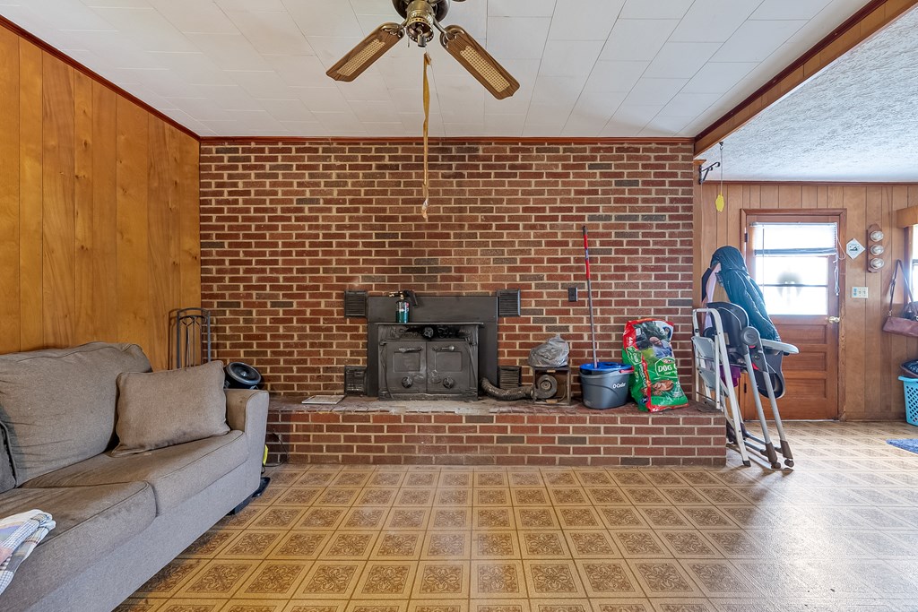 Wytheville, Virginia 24382, United States, 3 Bedrooms Bedrooms, ,1 BathroomBathrooms,Residential,Active,132823