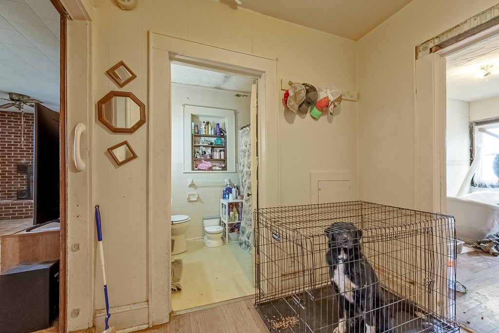 Wytheville, Virginia 24382, United States, 3 Bedrooms Bedrooms, ,1 BathroomBathrooms,Residential,Active,132823