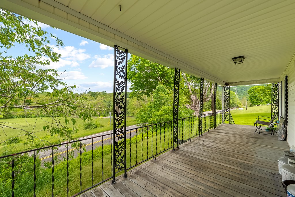 Wytheville, Virginia 24382, United States, 3 Bedrooms Bedrooms, ,1 BathroomBathrooms,Residential,Active,132823