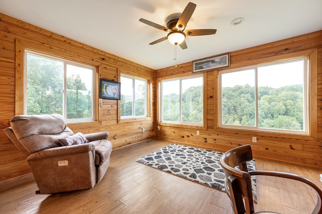 Dugspur, Virginia 24325, United States, 2 Bedrooms Bedrooms, ,3 BathroomsBathrooms,Residential,Active,212803