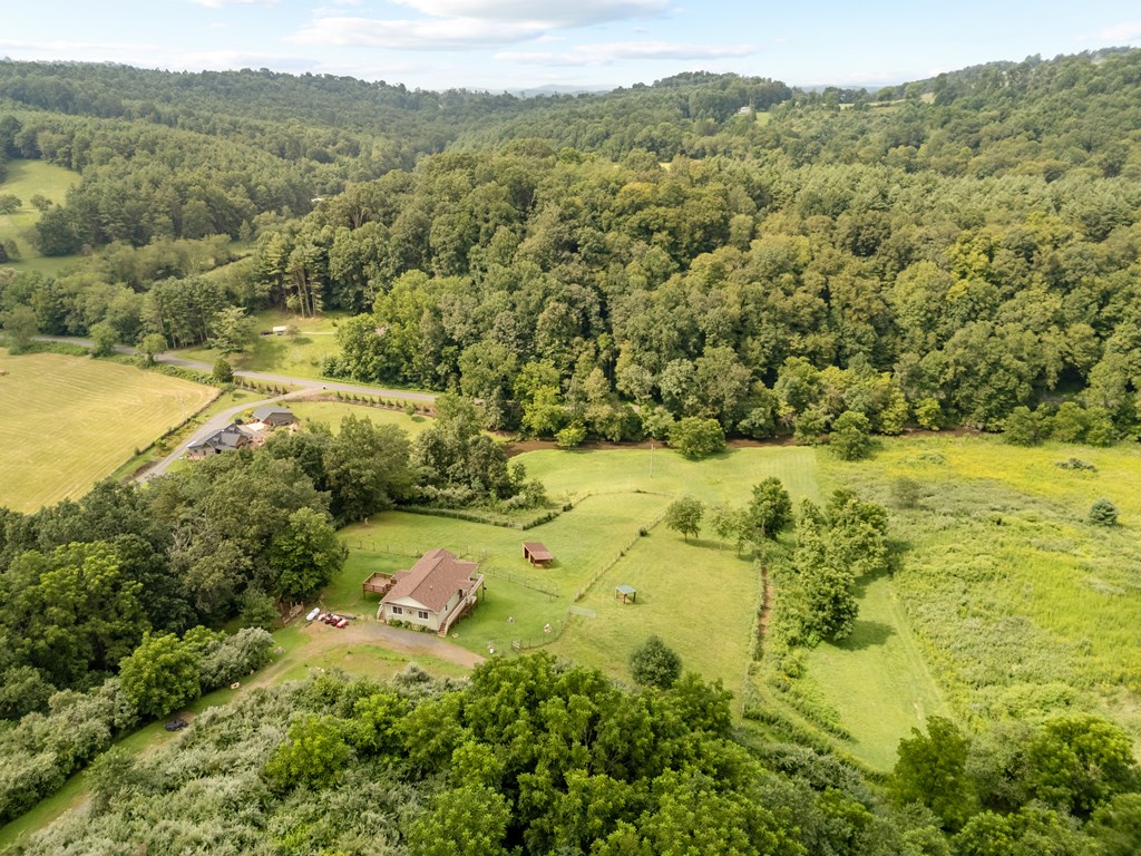 Dugspur, Virginia 24325, United States, 2 Bedrooms Bedrooms, ,3 BathroomsBathrooms,Residential,Active,212803