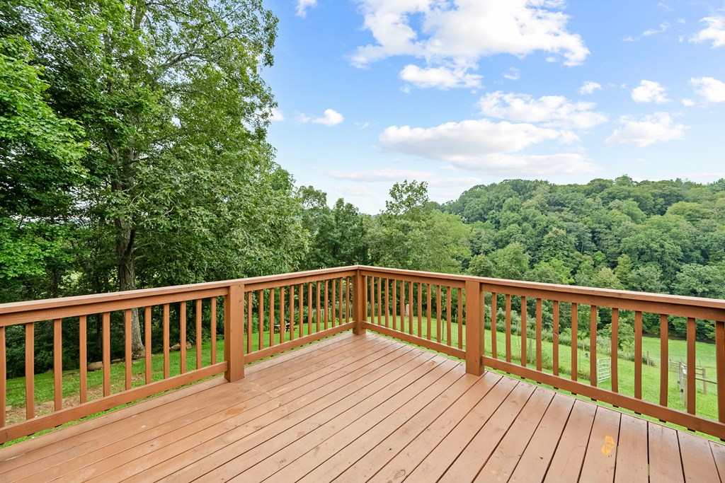 Dugspur, Virginia 24325, United States, 2 Bedrooms Bedrooms, ,3 BathroomsBathrooms,Residential,Active,212803