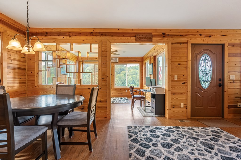 Dugspur, Virginia 24325, United States, 2 Bedrooms Bedrooms, ,3 BathroomsBathrooms,Residential,Active,212803