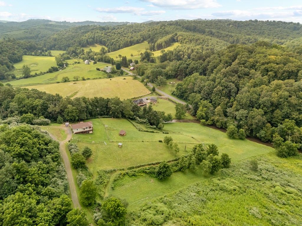 Dugspur, Virginia 24325, United States, 2 Bedrooms Bedrooms, ,3 BathroomsBathrooms,Residential,Active,212803