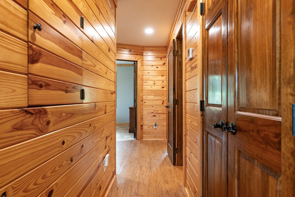 Dugspur, Virginia 24325, United States, 2 Bedrooms Bedrooms, ,3 BathroomsBathrooms,Residential,Active,212803