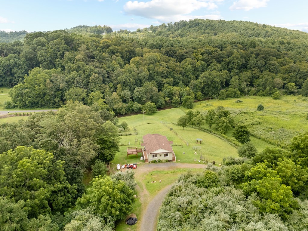 Dugspur, Virginia 24325, United States, 2 Bedrooms Bedrooms, ,3 BathroomsBathrooms,Residential,Active,212803