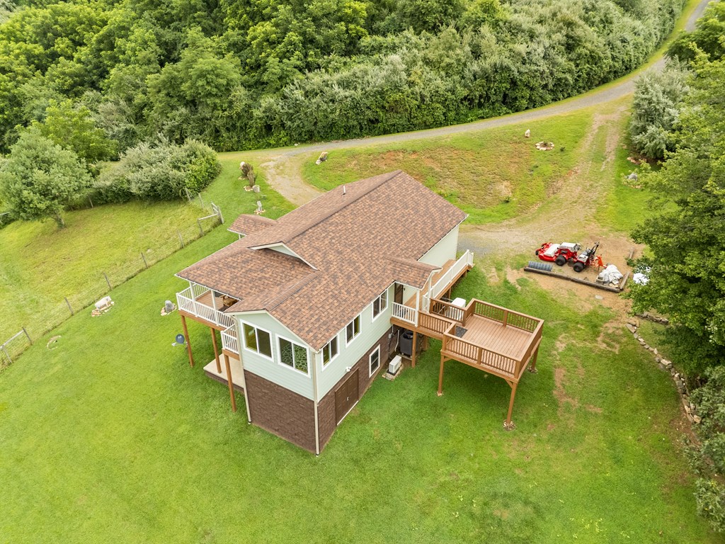 Dugspur, Virginia 24325, United States, 2 Bedrooms Bedrooms, ,3 BathroomsBathrooms,Residential,Active,212803