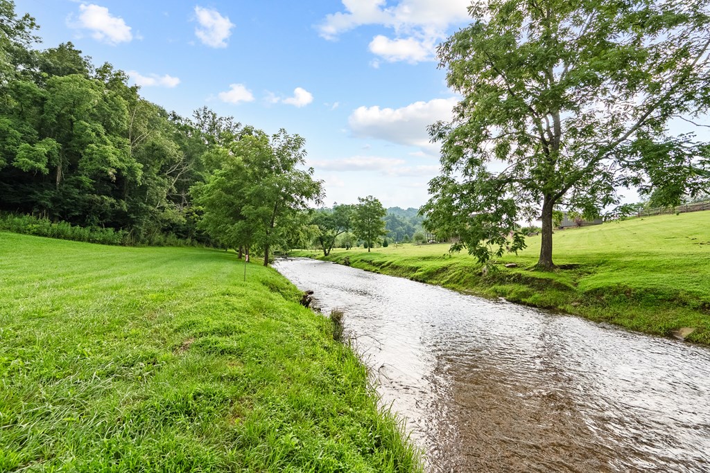 Dugspur, Virginia 24325, United States, 2 Bedrooms Bedrooms, ,3 BathroomsBathrooms,Residential,Active,212803