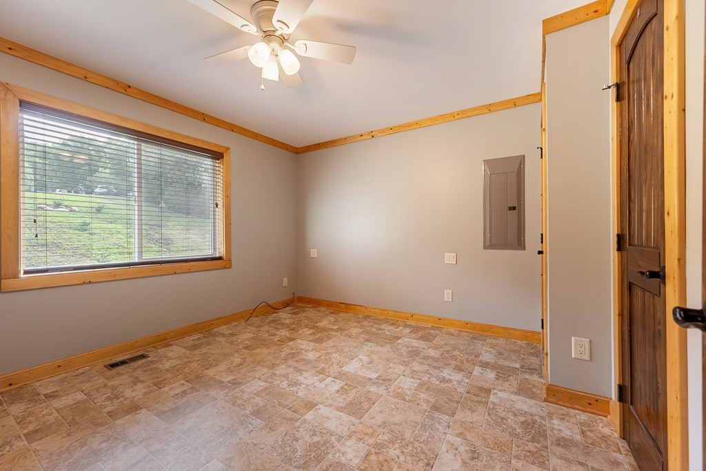 Dugspur, Virginia 24325, United States, 2 Bedrooms Bedrooms, ,3 BathroomsBathrooms,Residential,Active,212803