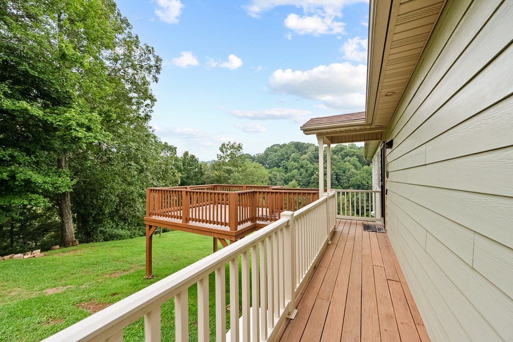 Dugspur, Virginia 24325, United States, 2 Bedrooms Bedrooms, ,3 BathroomsBathrooms,Residential,Active,212803