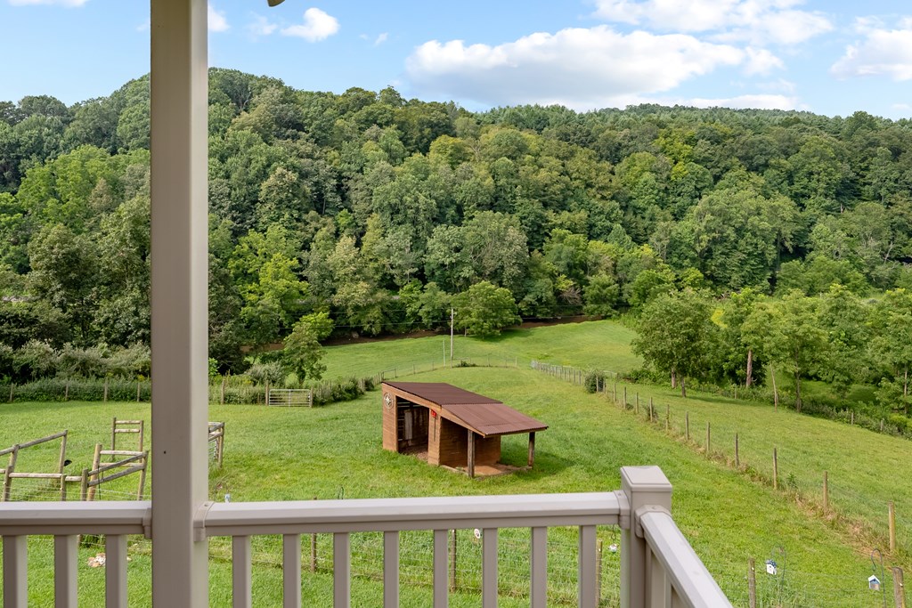 Dugspur, Virginia 24325, United States, 2 Bedrooms Bedrooms, ,3 BathroomsBathrooms,Residential,Active,212803