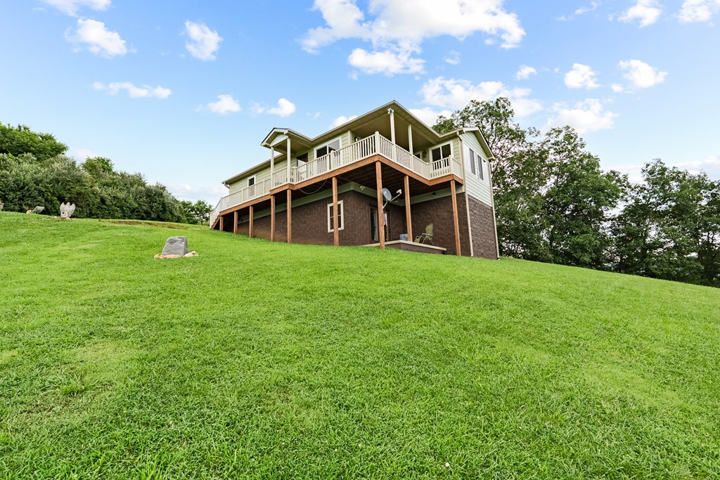 Dugspur, Virginia 24325, United States, 2 Bedrooms Bedrooms, ,3 BathroomsBathrooms,Residential,Active,212803