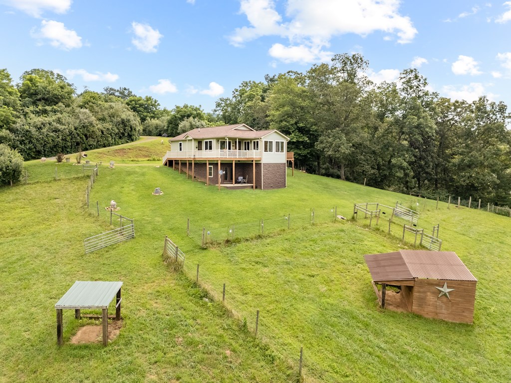 Dugspur, Virginia 24325, United States, 2 Bedrooms Bedrooms, ,3 BathroomsBathrooms,Residential,Active,212803