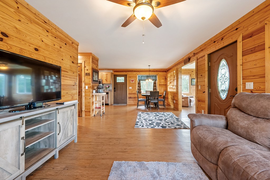 Dugspur, Virginia 24325, United States, 2 Bedrooms Bedrooms, ,3 BathroomsBathrooms,Residential,Active,212803