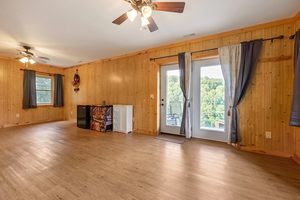 Dugspur, Virginia 24325, United States, 2 Bedrooms Bedrooms, ,3 BathroomsBathrooms,Residential,Active,212803