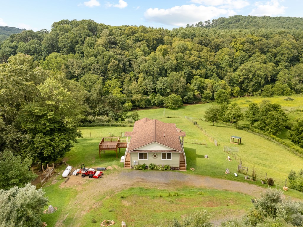 Dugspur, Virginia 24325, United States, 2 Bedrooms Bedrooms, ,3 BathroomsBathrooms,Residential,Active,212803