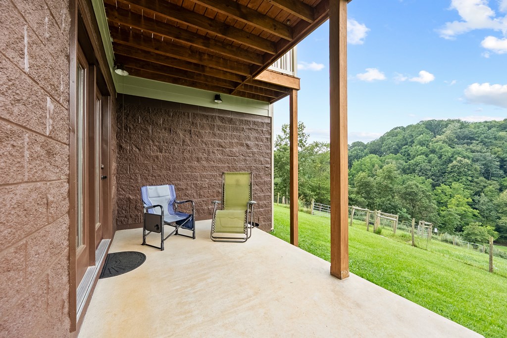 Dugspur, Virginia 24325, United States, 2 Bedrooms Bedrooms, ,3 BathroomsBathrooms,Residential,Active,212803