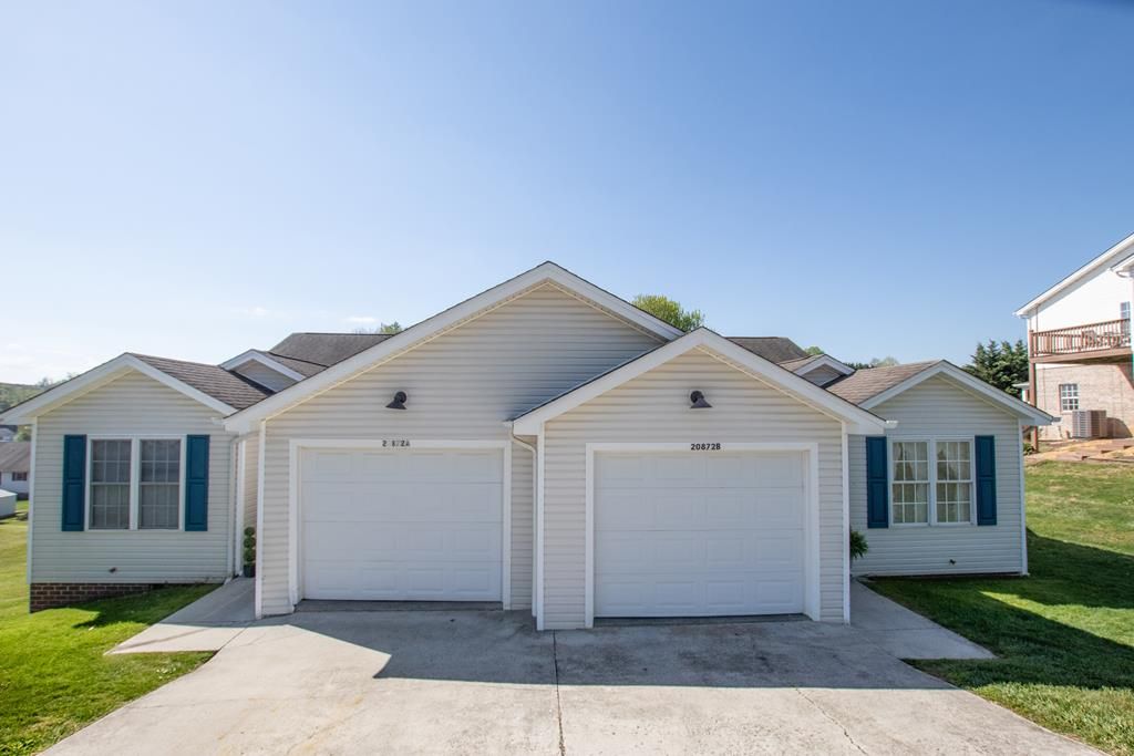 Photo of 20872 Deer Run Drive, Abingdon, VA 24211 (MLS # 109733)