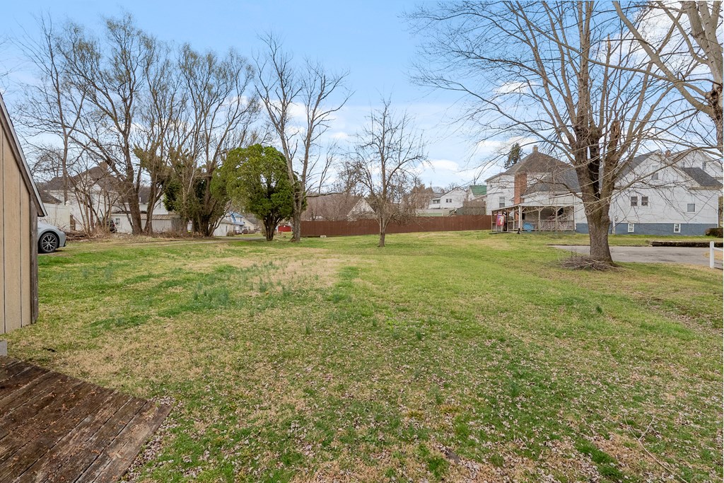 Pulaski, Virginia 24301, United States, 3 Bedrooms Bedrooms, ,2 BathroomsBathrooms,Residential,Contingent,94748