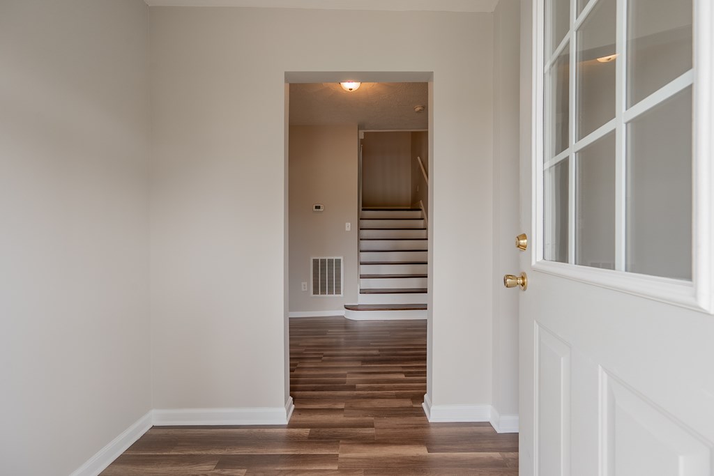 Pulaski, Virginia 24301, United States, 3 Bedrooms Bedrooms, ,2 BathroomsBathrooms,Residential,Contingent,94748