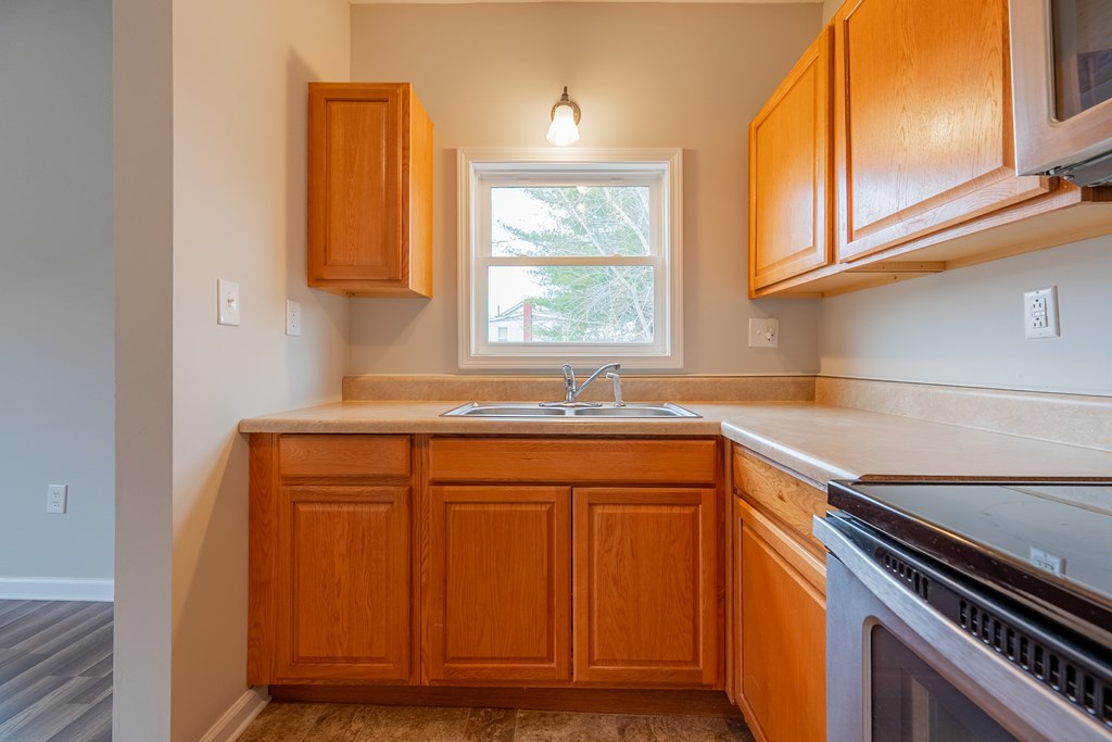 Pulaski, Virginia 24301, United States, 3 Bedrooms Bedrooms, ,2 BathroomsBathrooms,Residential,Contingent,94748