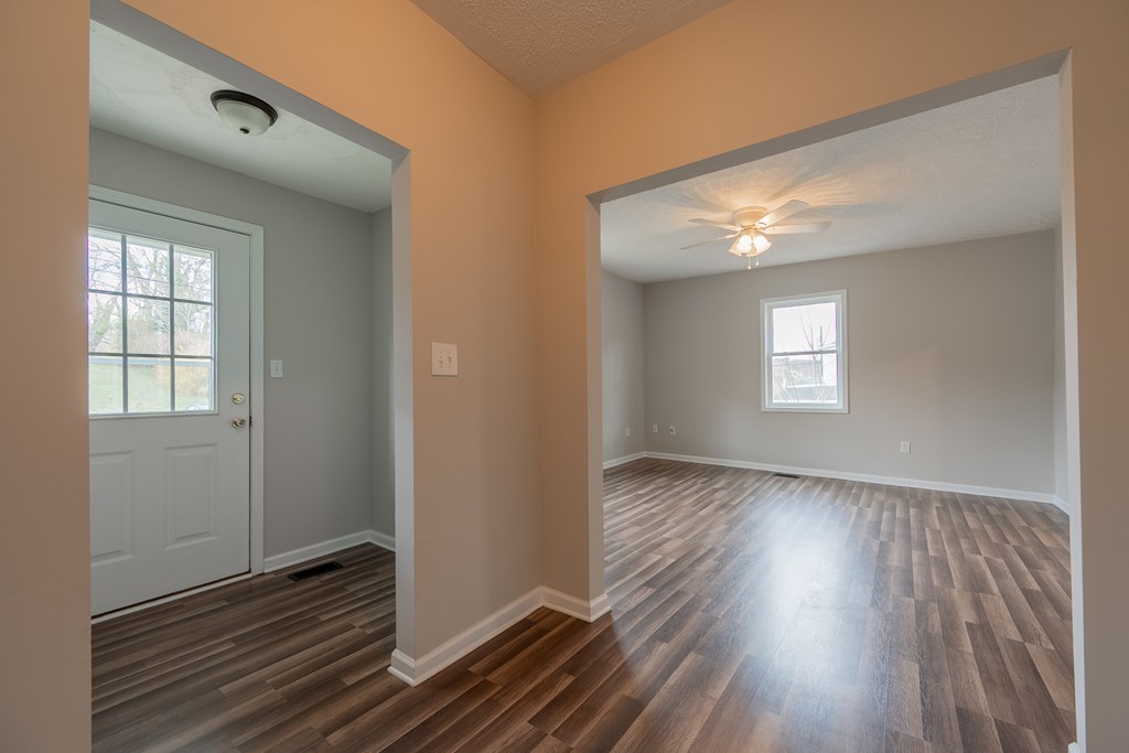 Pulaski, Virginia 24301, United States, 3 Bedrooms Bedrooms, ,2 BathroomsBathrooms,Residential,Contingent,94748