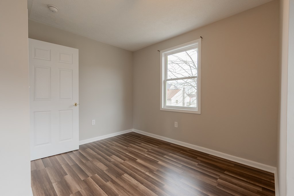 Pulaski, Virginia 24301, United States, 3 Bedrooms Bedrooms, ,2 BathroomsBathrooms,Residential,Contingent,94748