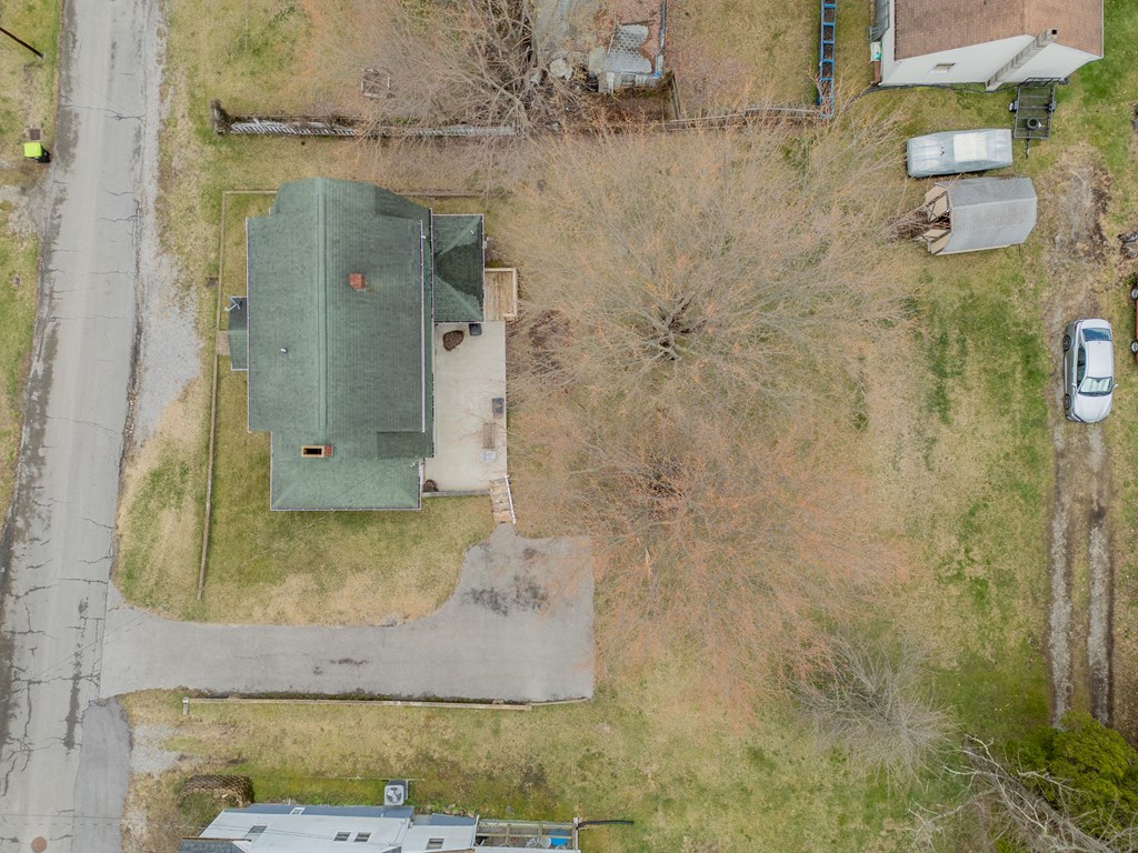 Pulaski, Virginia 24301, United States, 3 Bedrooms Bedrooms, ,2 BathroomsBathrooms,Residential,Contingent,94748