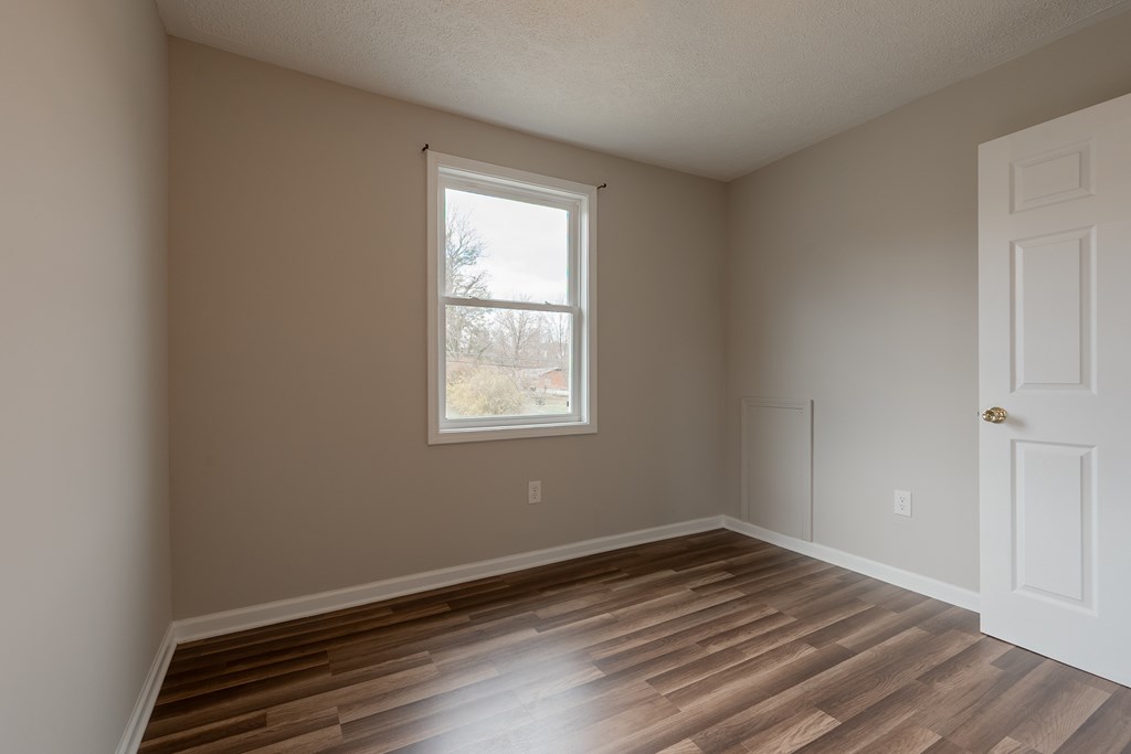 Pulaski, Virginia 24301, United States, 3 Bedrooms Bedrooms, ,2 BathroomsBathrooms,Residential,Contingent,94748