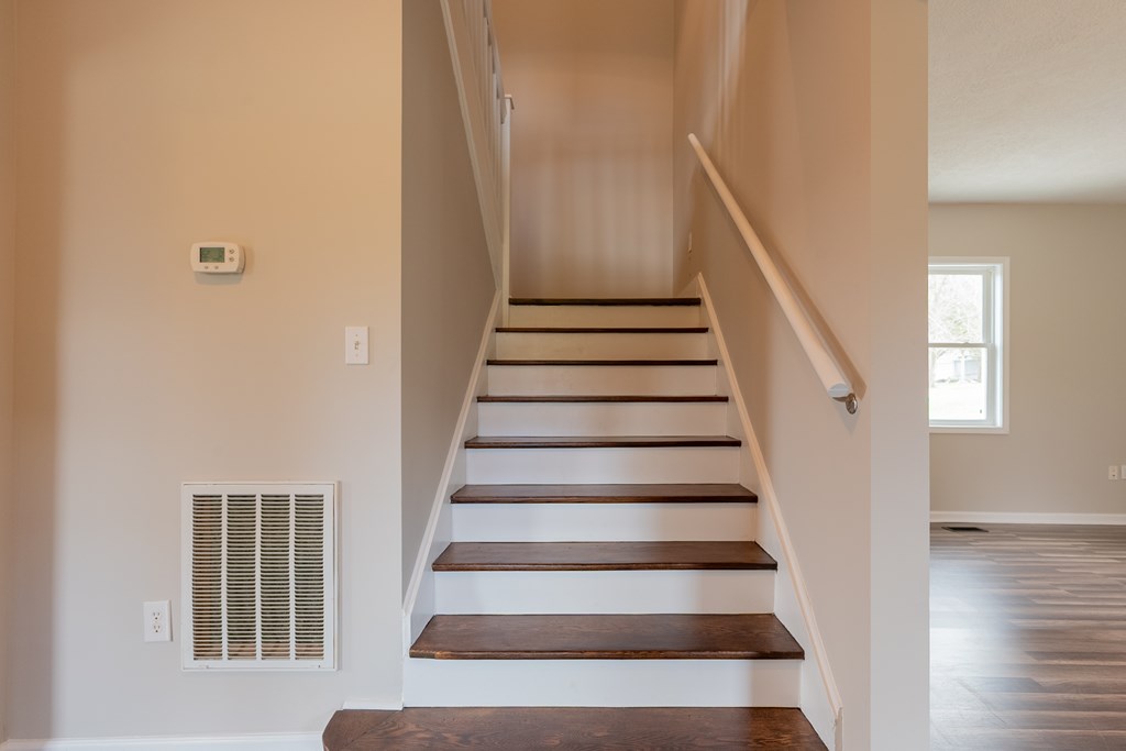 Pulaski, Virginia 24301, United States, 3 Bedrooms Bedrooms, ,2 BathroomsBathrooms,Residential,Contingent,94748