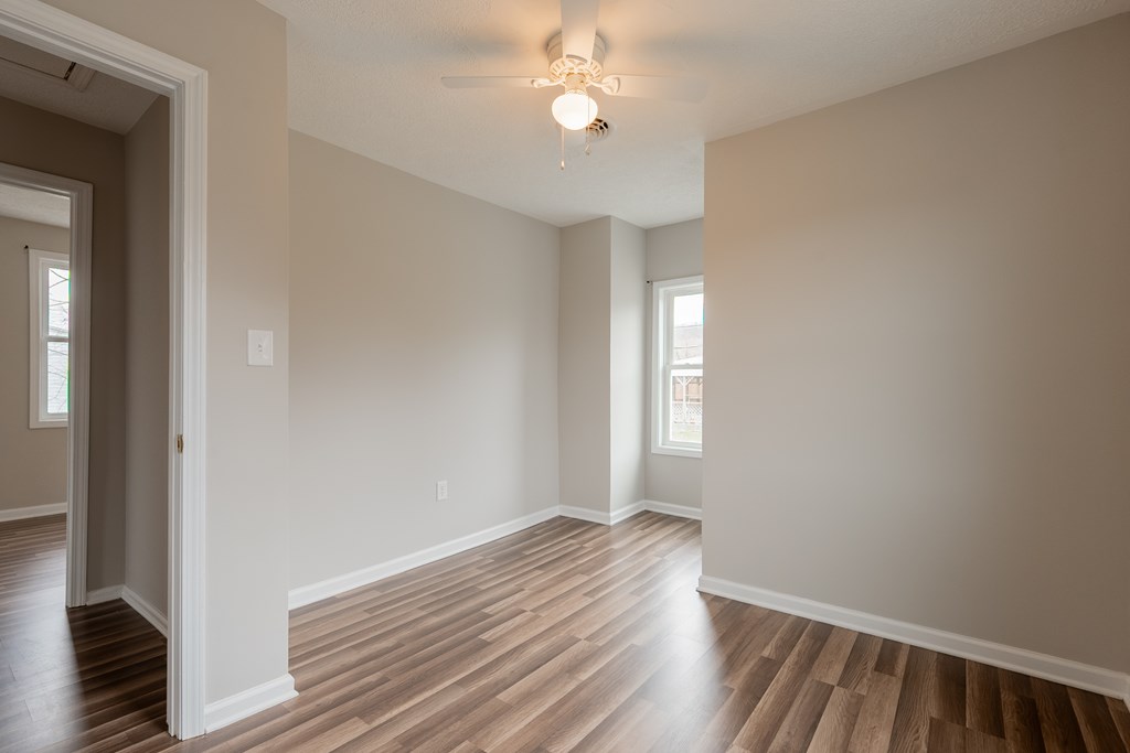 Pulaski, Virginia 24301, United States, 3 Bedrooms Bedrooms, ,2 BathroomsBathrooms,Residential,Contingent,94748