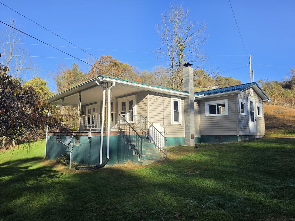 Photo of 29 Green Grove Ln, Galax, VA 24333 (MLS # 112450)
