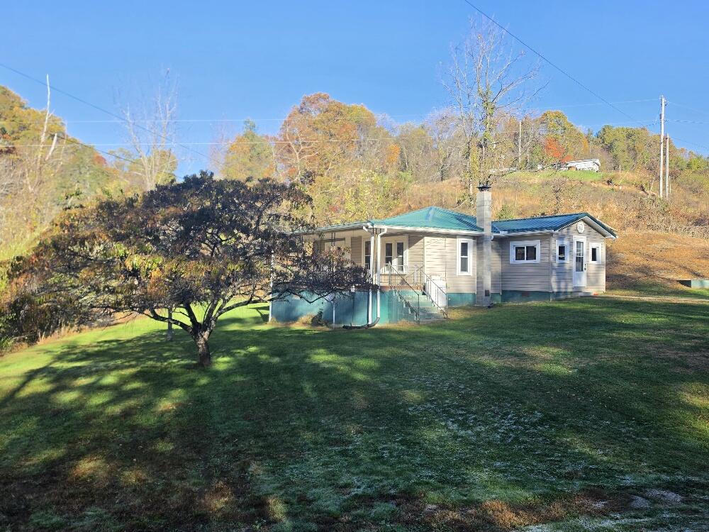 Photo of 29 Green Grove Ln, Galax, VA 24333 (MLS # 112450)