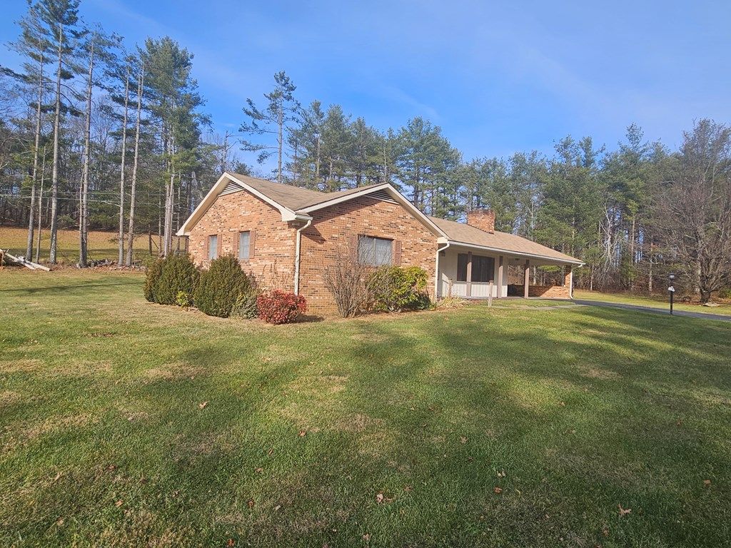 Photo of 85 Foggy Top Ln, Galax, VA 24333 (MLS # 104386)