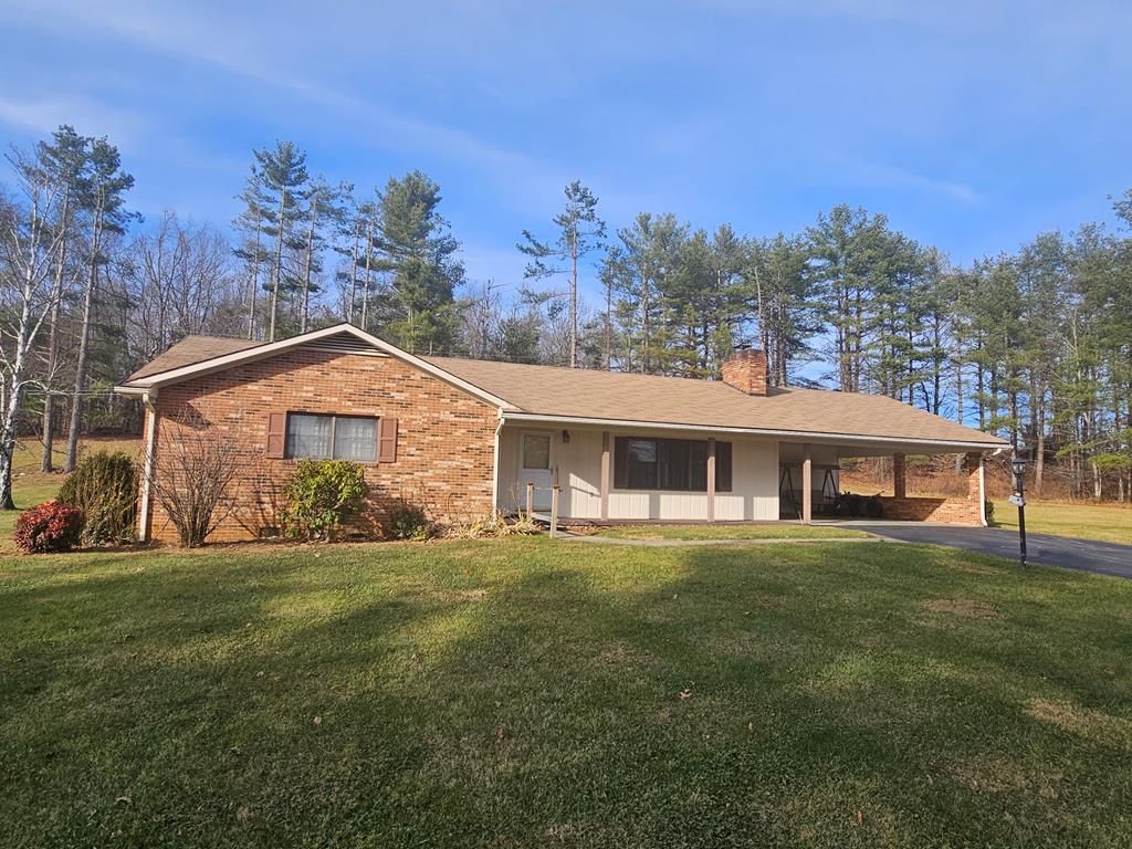 Photo of 85 Foggy Top Ln, Galax, VA 24333 (MLS # 104386)