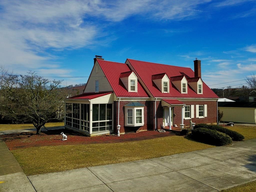 Photo of 307 Grayson Street, Galax, VA 24333 (MLS # 103181)