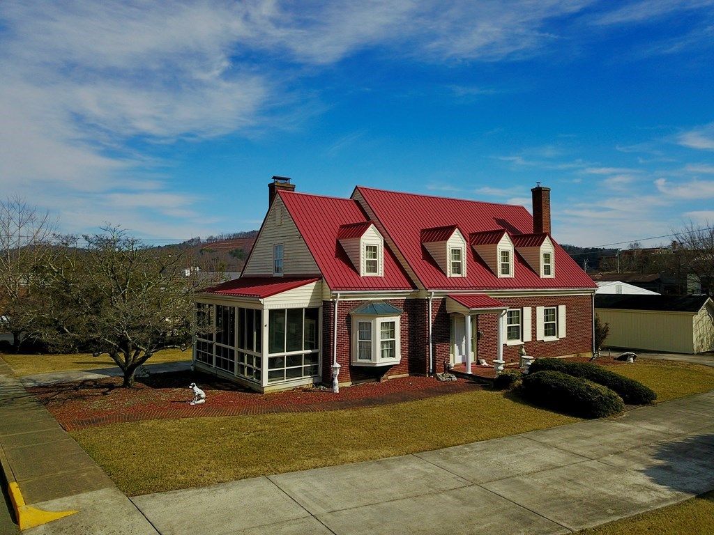 Photo of 307 Grayson Street, Galax, VA 24333 (MLS # 103181)