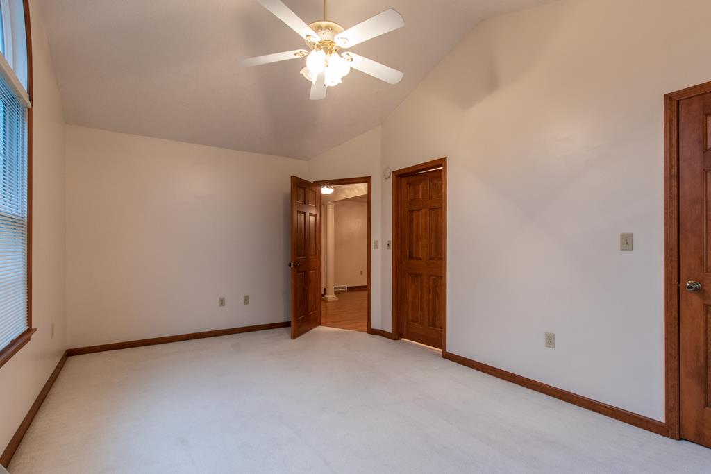 Abingdon, Virginia 24211, United States, 2 Bedrooms Bedrooms, ,3 BathroomsBathrooms,Residential,Pending,41702