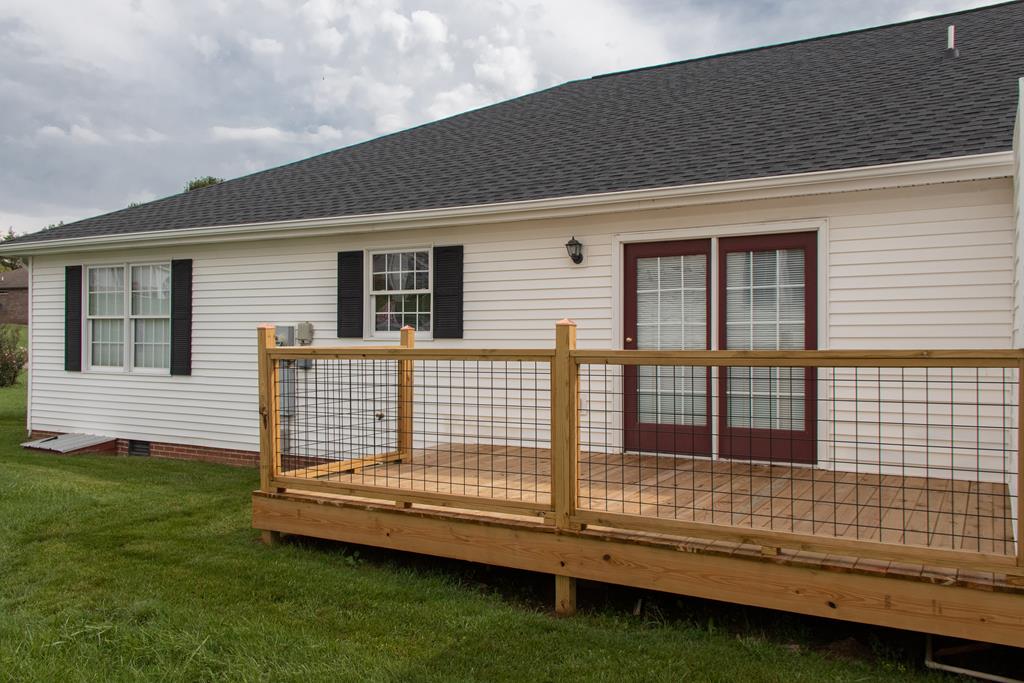 Abingdon, Virginia 24211, United States, 2 Bedrooms Bedrooms, ,3 BathroomsBathrooms,Residential,Pending,41702